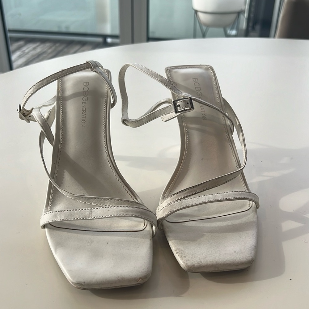 BCBGeneration white summer sandals